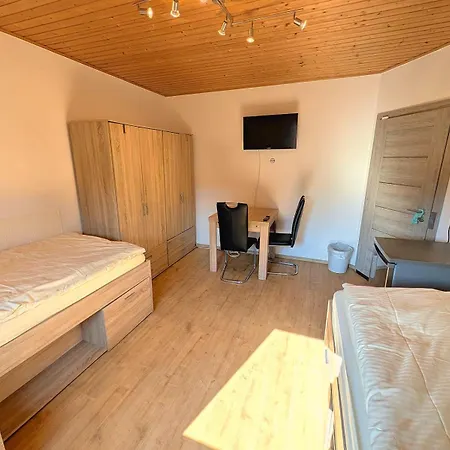 Ak-monteurzimmer 게스트하우스 Großostheim